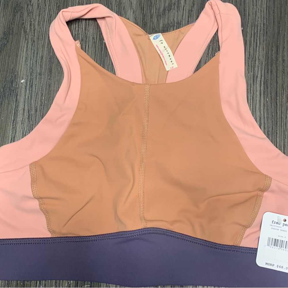 Free People women’s Sport Bra, new with tags! Size small.